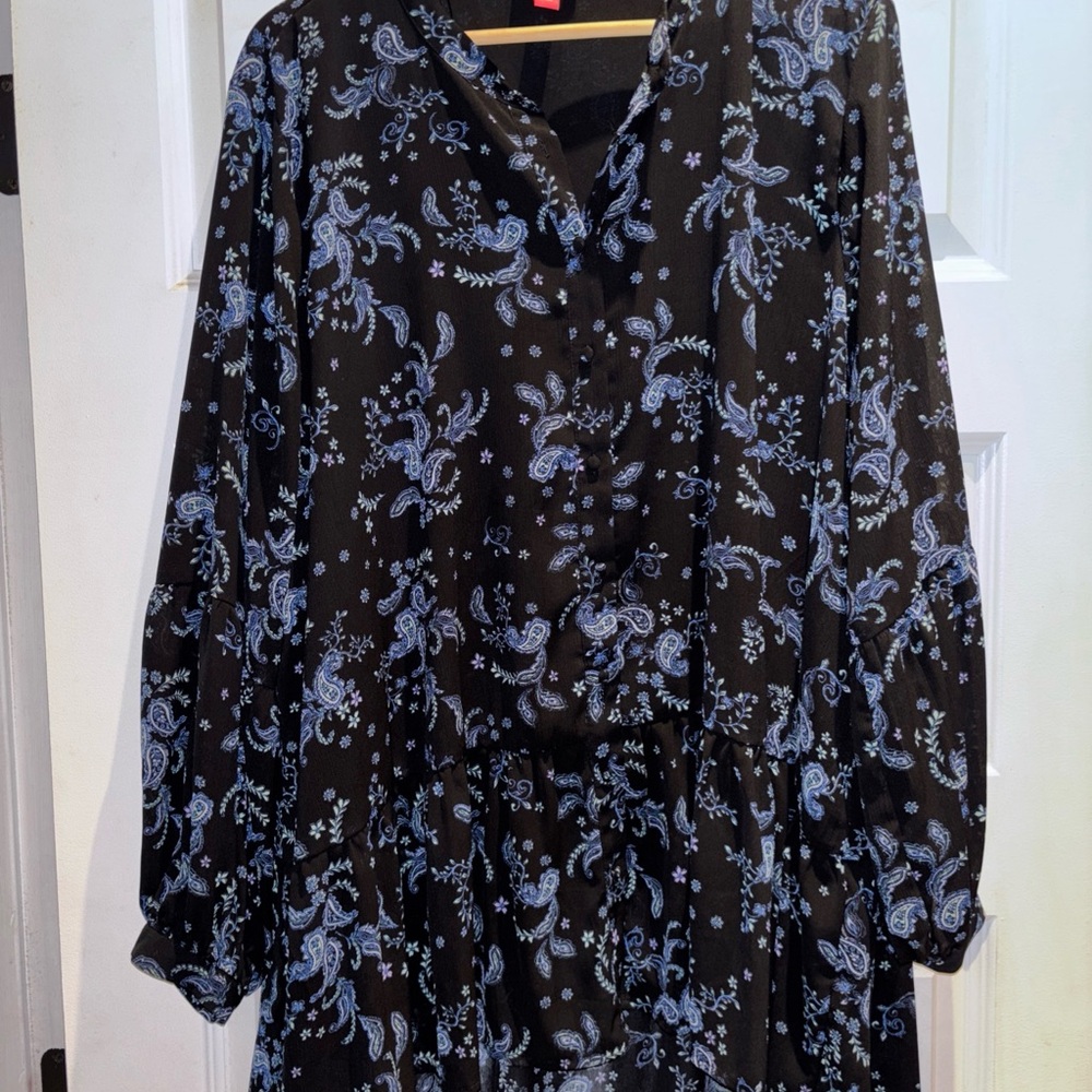 Vince Camuto Black With Blue Floral Paisley Peplum Blouse Size 3X Covered Button